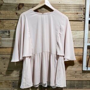 NWT Express, Large Top- Stylish!